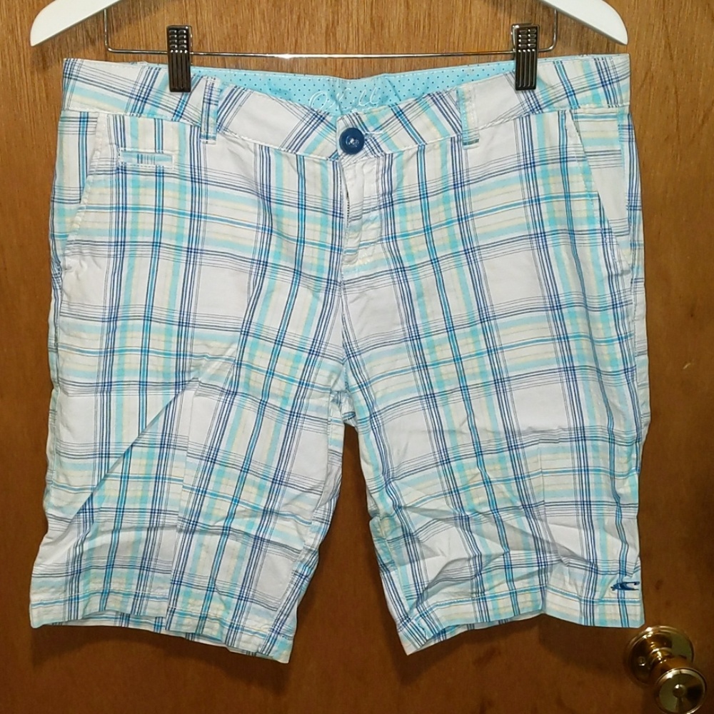 O'Neill size 9 plaid Bermuda shorts